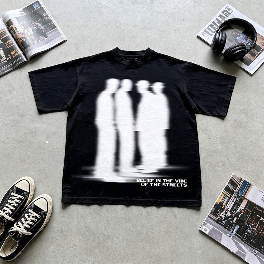 Vintage Vibes Fashion - Blurry Silhouette Street Vibe 그래픽 티셔츠,