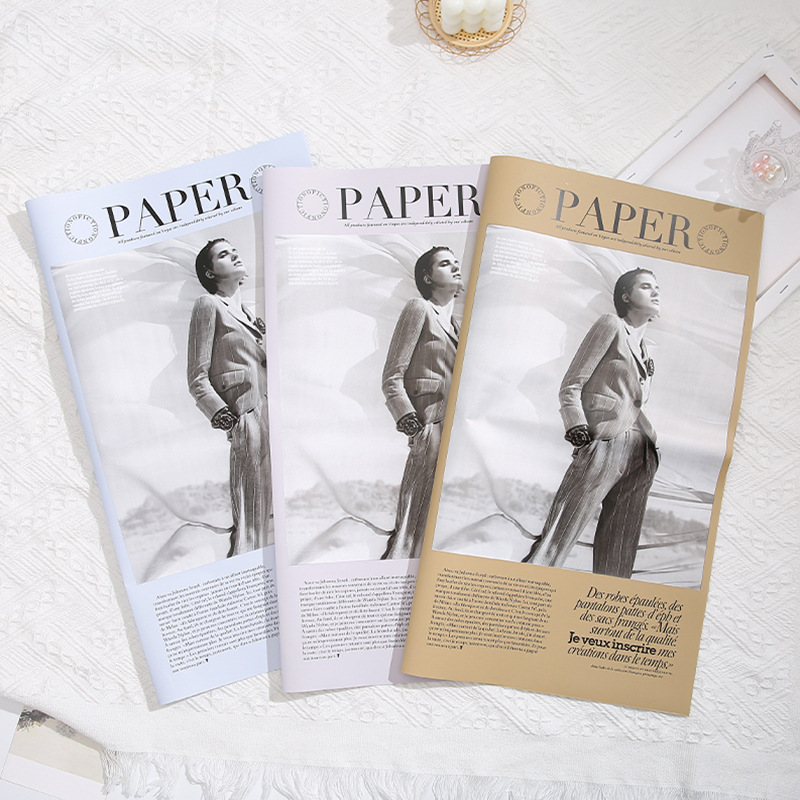 Vintage Fashion Newspaper - 프린트된 꽃다발 포장지, 빈티지 스타일의 영어